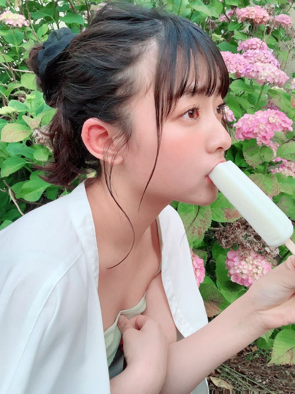Stuメンバーさん 胸の谷間の隠し方がwwwwwwwwww 2ch坂道まとめアンテナ