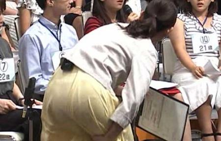 女子アナ「お尻の大きい人ほどパンティ透けやすくって食い込みやすいよね」