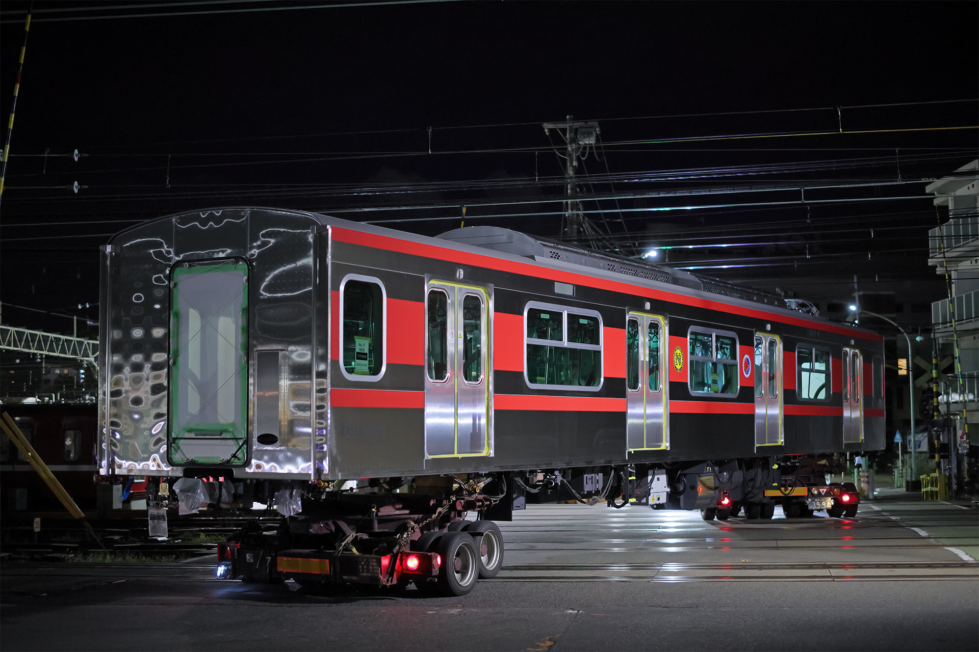 今日のおしゃしん「フィリピン国鉄南北通勤鉄道線用車両 （第1編成の7号車と8号車）」輸出の為の陸送。コメント