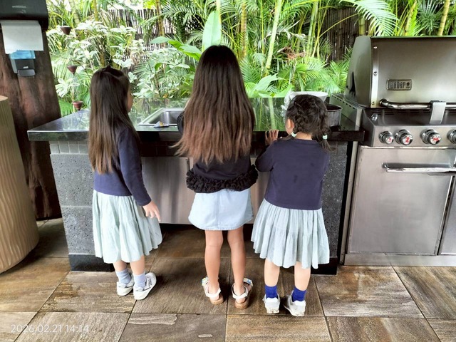 LINE_ALBUM_2026.2.21㈯Hawaii1日目 Maila_ Ayla_260301_21