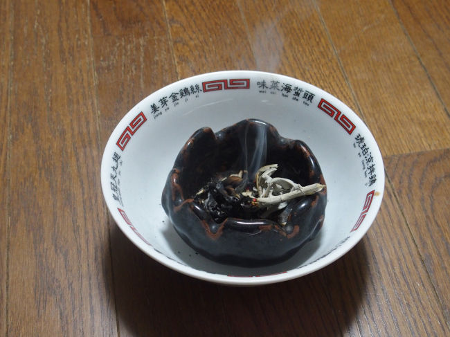 6 ホワイトセージ 荒塩 で 室内を浄化しました 癒しの高次元気功 天界 6 ホワイトセージ 荒塩 で 室内を浄化しました 癒しの高次元気功 天界