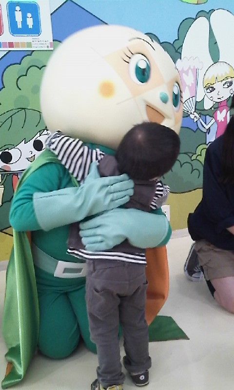 メロンパンナちゃんを激しく抱きしめる空人 本田誠人の まがなすきがな