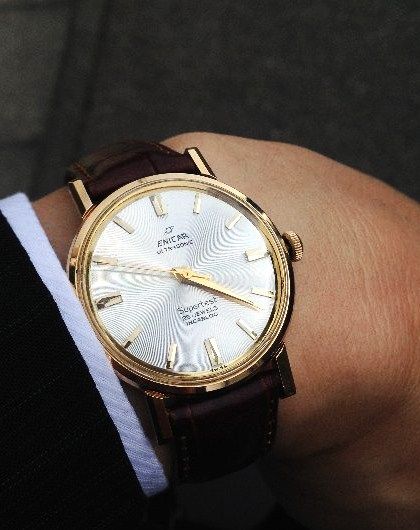 □ ENICAR URTRASONIC SUPERTEST 25JEWELS(1960年代） : 僕と猫と時計