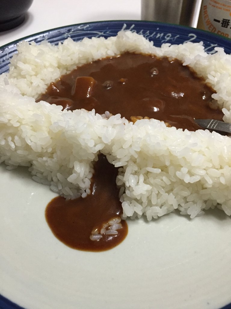 ダムカレー 野菜ジュースコンビーフカレー 僕と猫と時計と 徒然なるままに