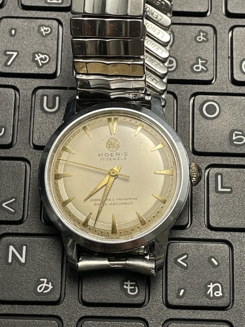 b2737927-s.jpg b2737927-s.jpg