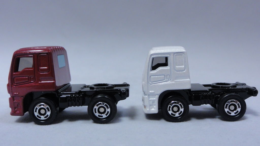 トミカ ロングタイプトミカ No.139いすゞギガ パネルパントレーラー Amazon.co.jp: トミカ ロングタイプトミカ No.139いすゞギガ