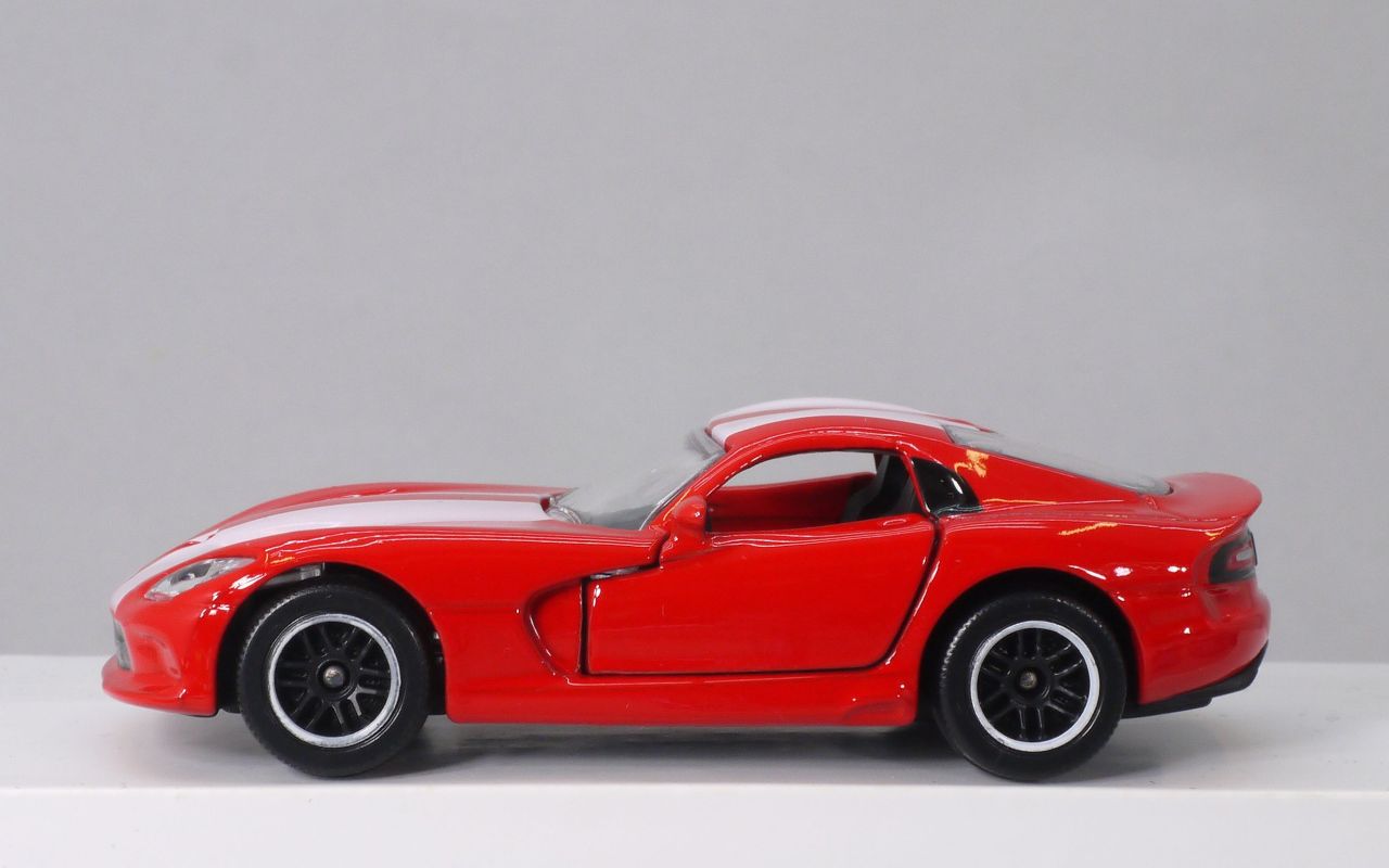 DODGE VIPER GTS SRT クーペ 2013 レッド/ MAISTO 1/18 ミニカー 1/18
