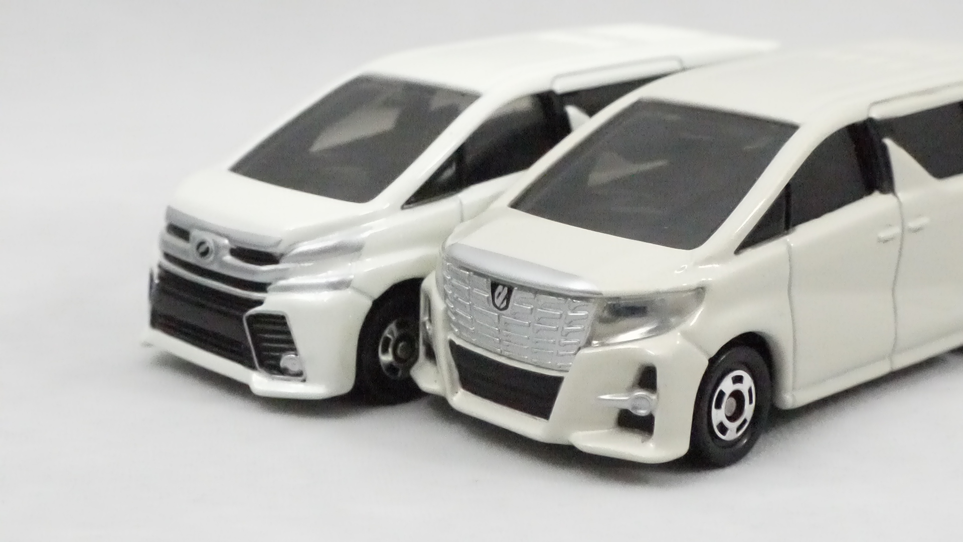 トミカ 2015年モデル アルファード・ヴェルファイア セット4台セット トミカ 2015年モデル アルファード・ヴェルファイア セット4台