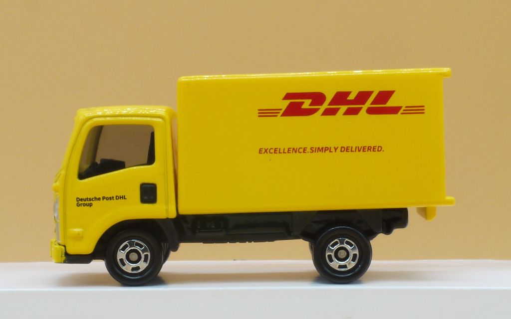 プチプチ梱包！　トミカ　DHL　いすゞエルフ　絶版　DHL　トラック プチプチ梱包！ 絶版 トミカ DHL トラック 廃盤 赤箱 109 いすゞ