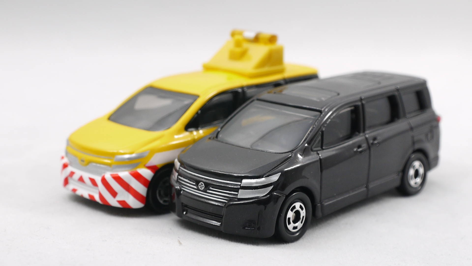 2016/1 トミカ No.088 日産 エルグランド 道路パトロールカー
