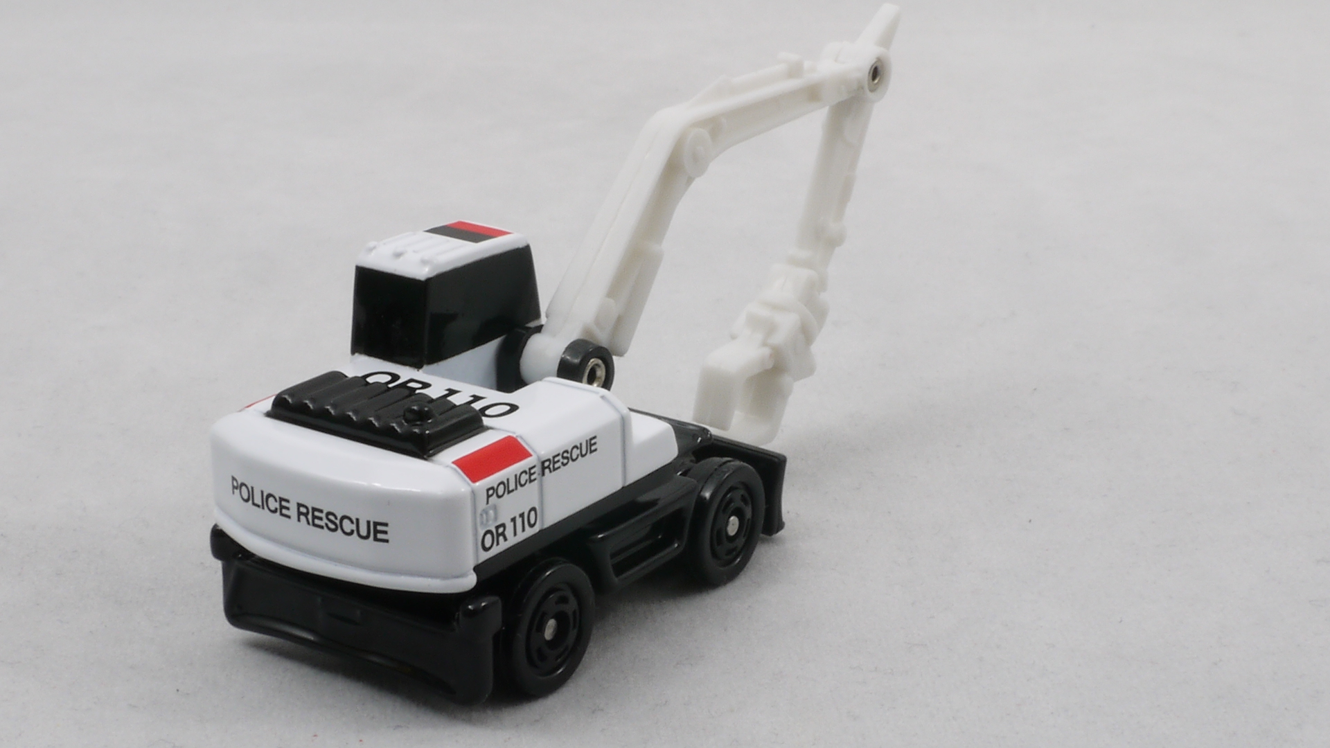 2014/10 トミカ No.034 コマツ ホイール式油圧ショベル PW200 特殊機動