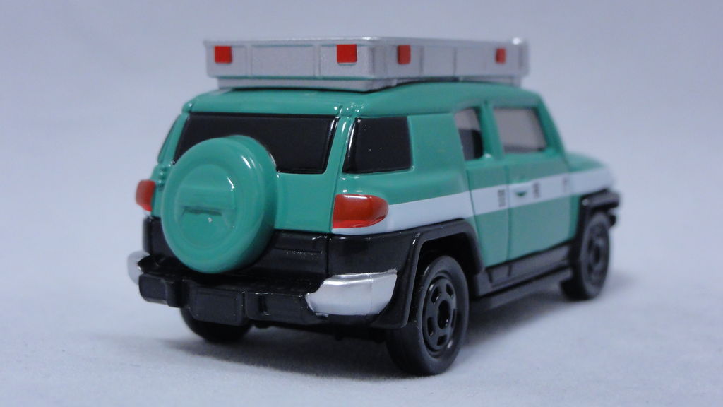 2015/11 トミカ No.031 トヨタ FJクルーザー パトロールカー