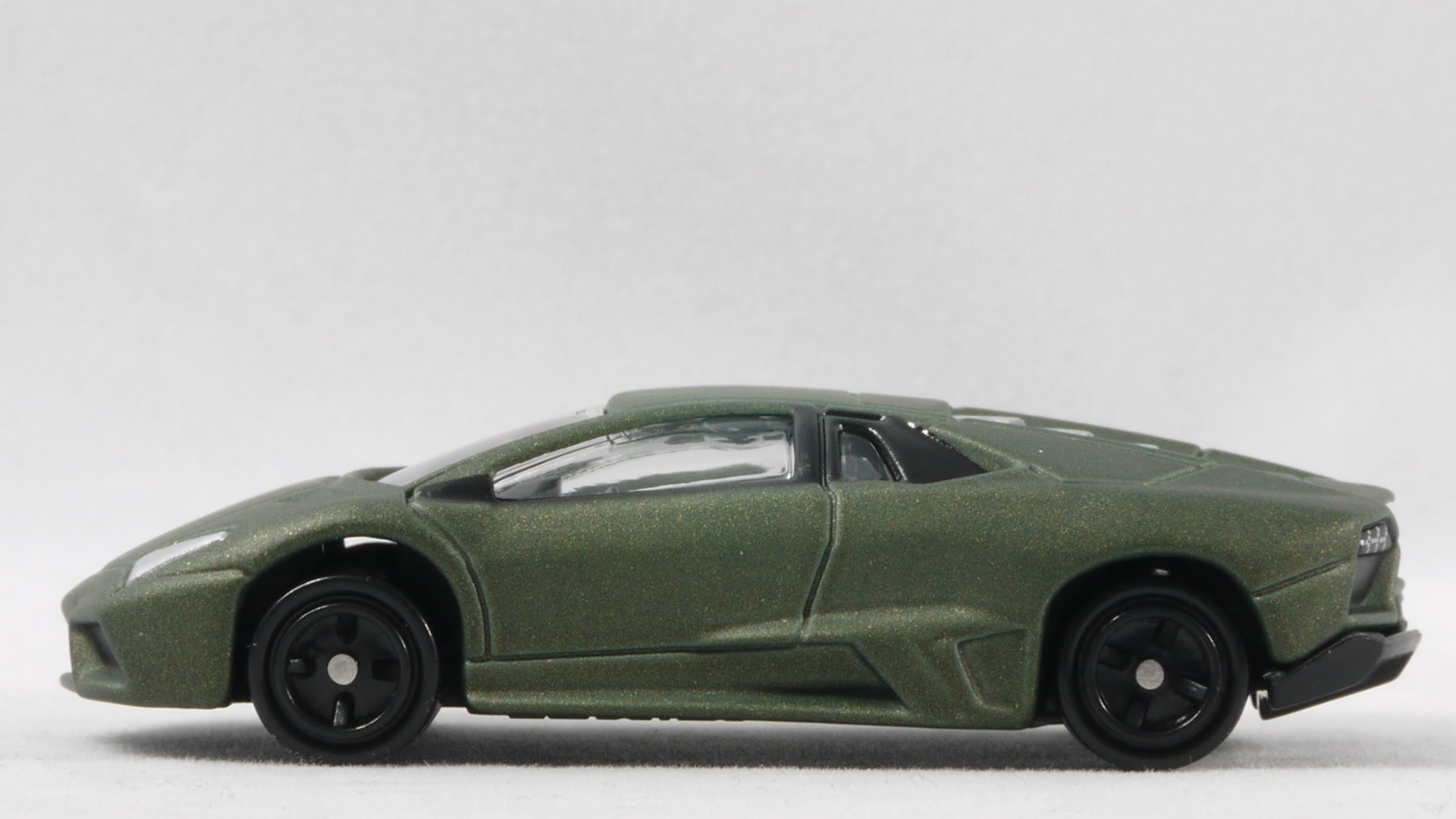 16 3 トミカ No 113 ランボルギーニ レヴェントン ギフトセット まつくログ トミカ分室 16 3 トミカ No 113 ランボルギーニ レヴェントン ギフトセット まつくログ トミカ分室