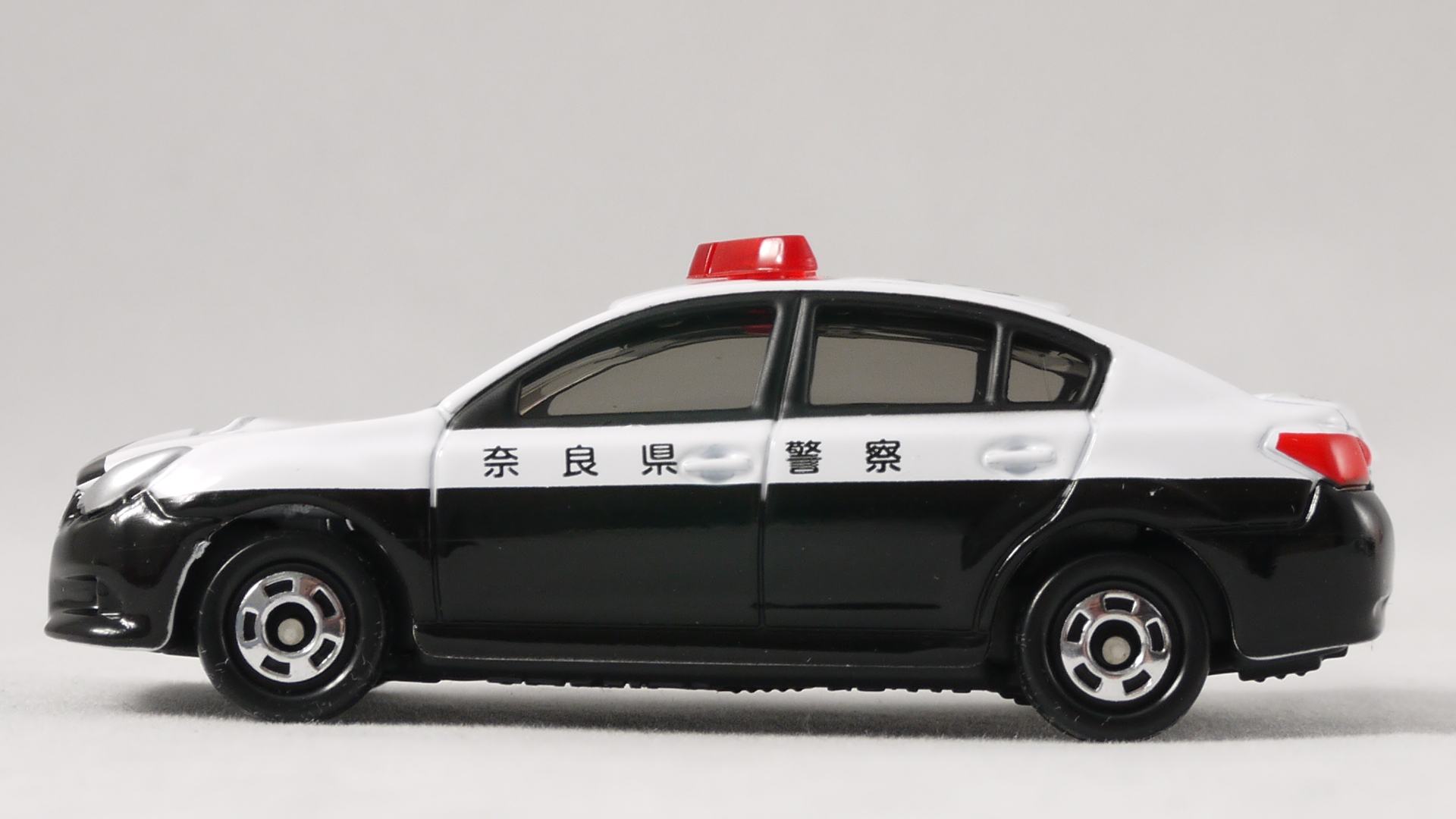 2013/12 トミカ No.112 スバル レガシィB4 パトロールカー 奈良