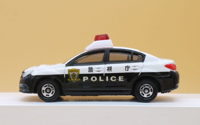 【トミカ改】スバル・レガシィB4 パトロールカー　警察車両　緊急車両　警視庁 Amazon | トミカショップオリジナル スバル レガシィB4