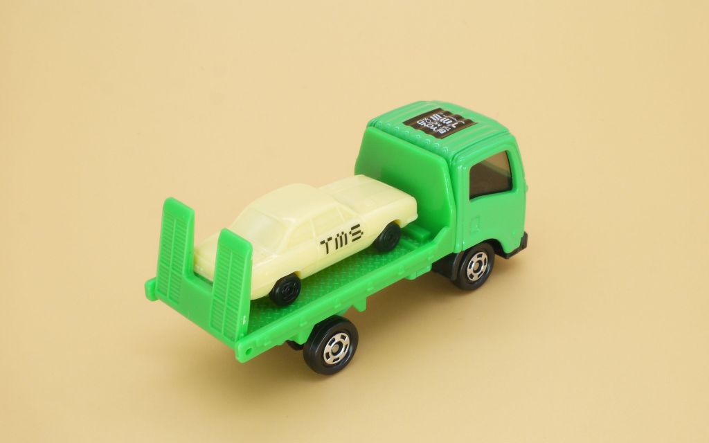 2017/10 トミカ No.060 いすゞ エルフ 車両運搬車 東京モーターショー