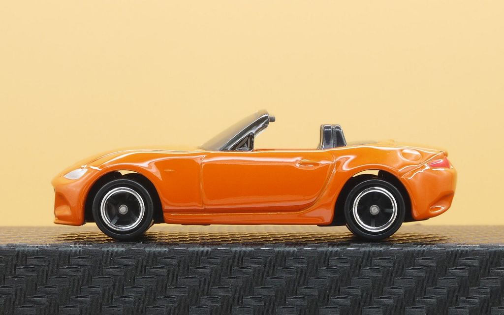 2022/4 トミカ No.026 マツダ ロードスター 30周年記念車デザイン