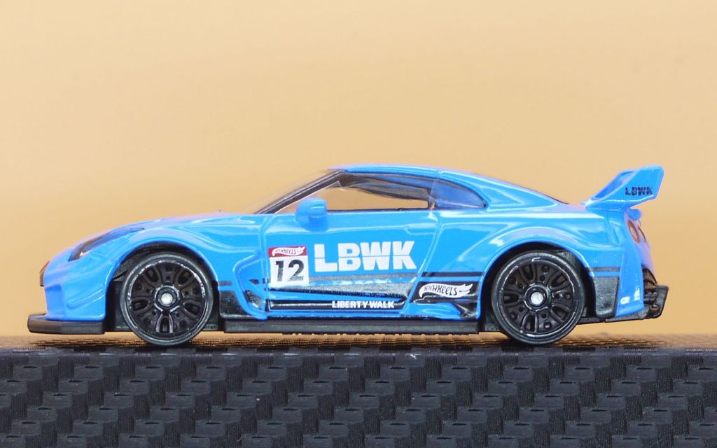 ホットウィール GRX63 リバティーウォーク シルエットワークス GT 日産