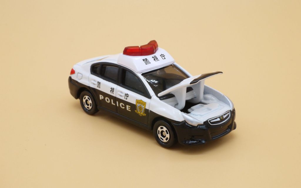 2017/6 トミカ No.112 スバル レガシィB4 パトロールカー 警視庁