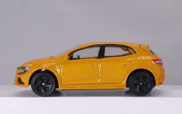 マジョレット　ミニカー　ルノー　メガーヌ　rs マジョレット ルノー メガーヌ R.S. - メルカリ