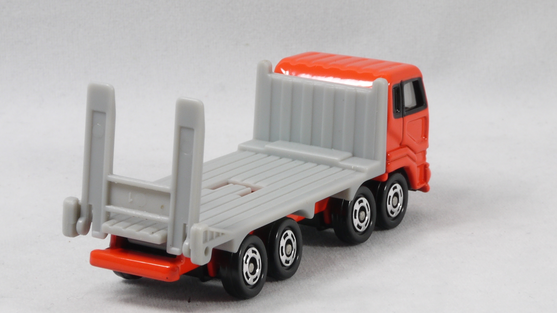 2008/9 トミカ No.065 日産ディーゼル ビッグサム 建機運搬車