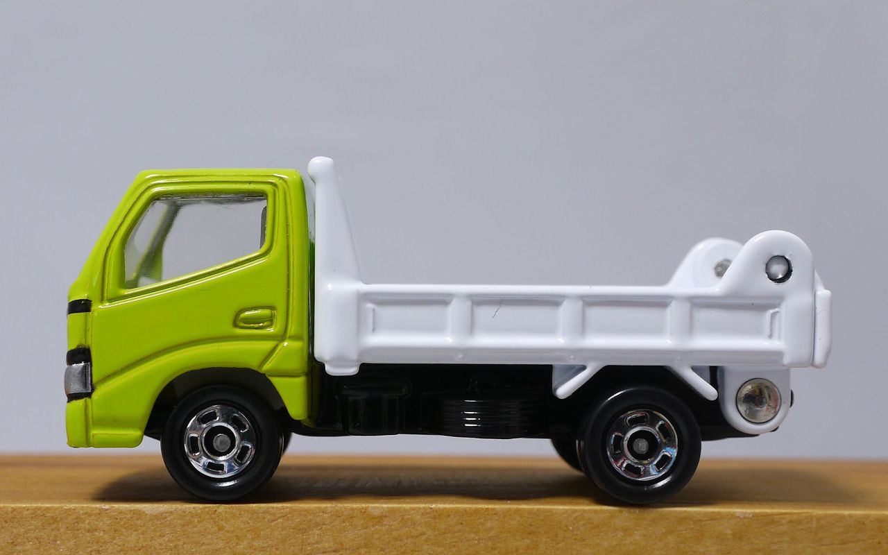 トミカ トヨタ ダイナ ダンプカー : まつくログ-トミカ分室