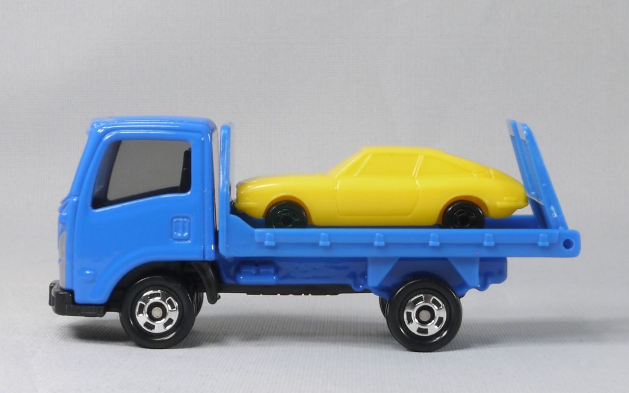 17 3 トミカ No 060 いすゞ エルフ 車両運搬車 まつくログ トミカ分室