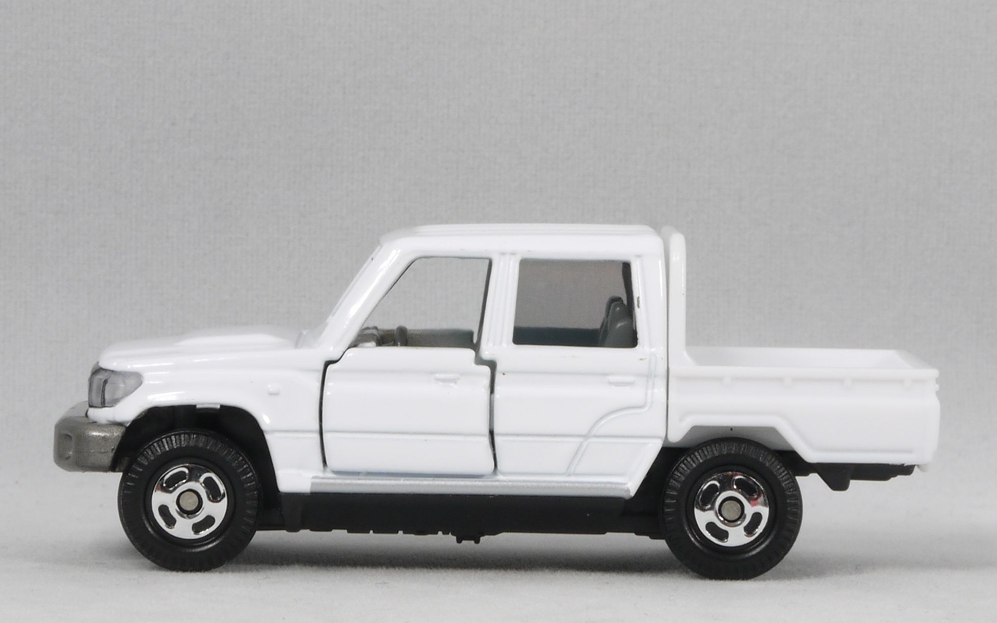 2016/8 トミカ No.103 トヨタ ランドクルーザー ギフトセット : まつく