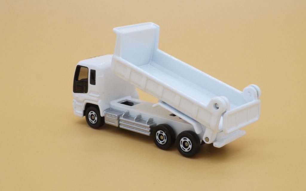 2016/12 トミカ No.076 いすゞ ギガ ダンプカー ギフトセット : まつく