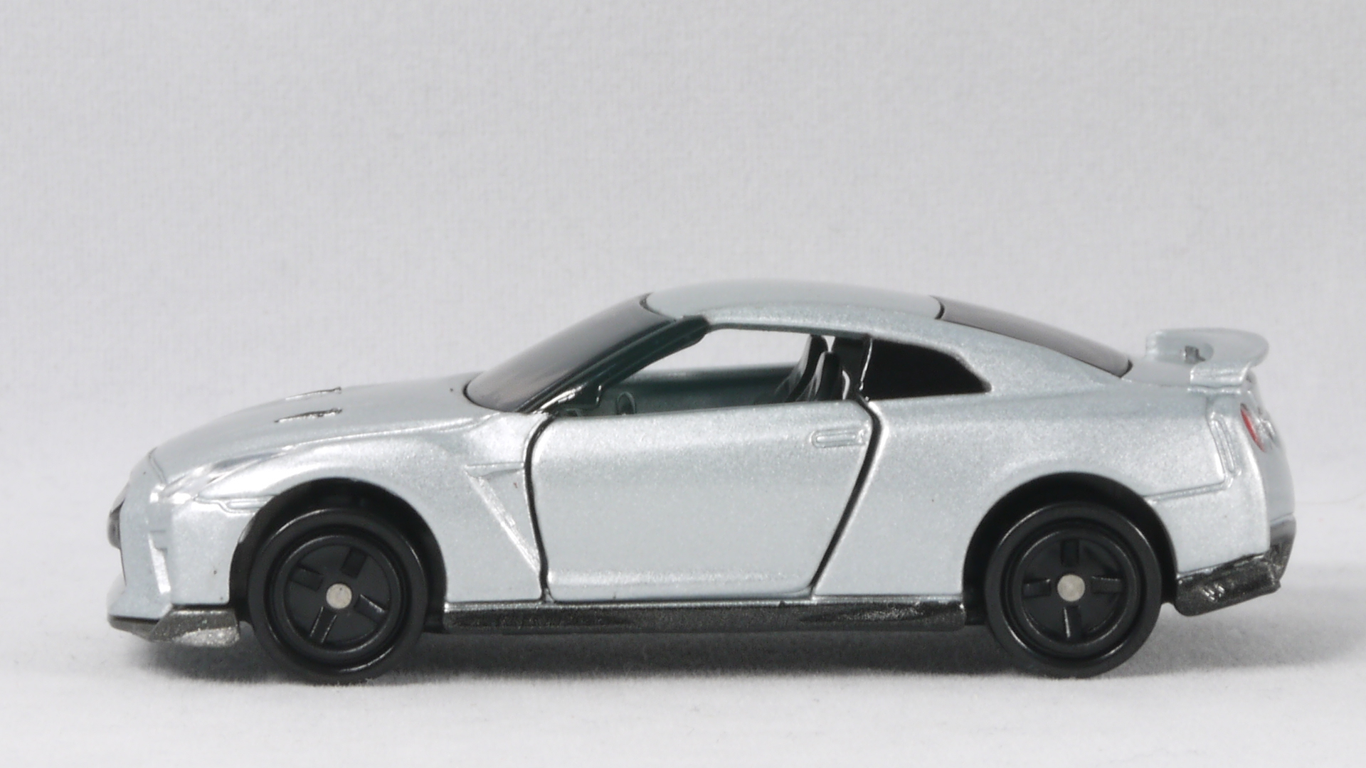 2016/10 トミカ No.023 日産 GT-R 初回特別仕様 : まつくログ-トミカ分室