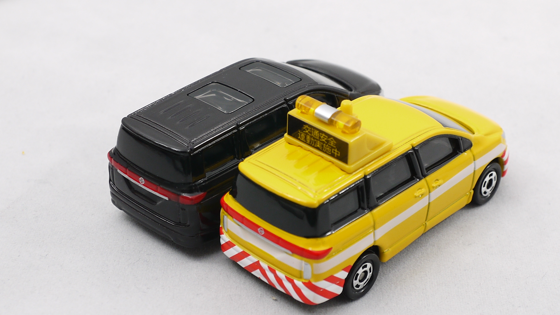2016/1 トミカ No.088 日産 エルグランド 道路パトロールカー : まつく