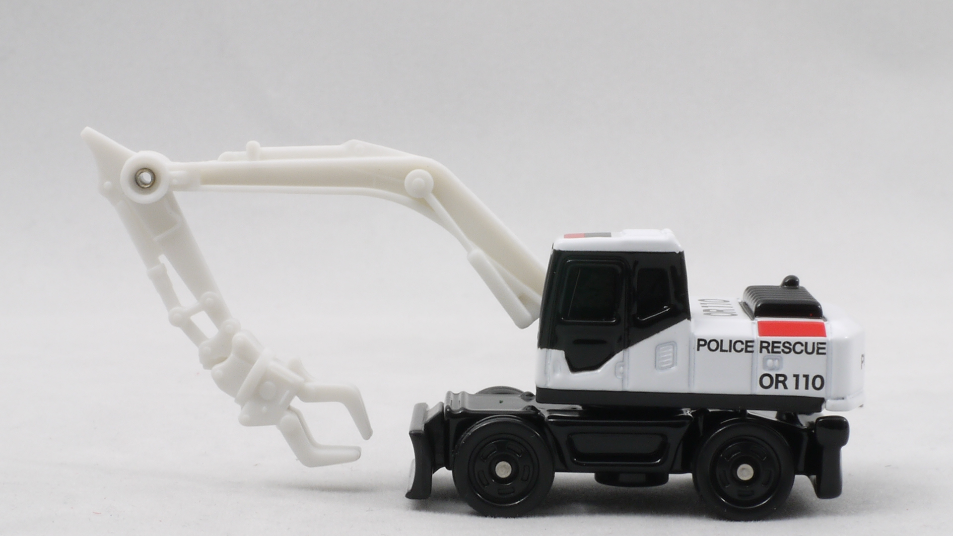 2014/10 トミカ No.034 コマツ ホイール式油圧ショベル PW200 特殊機動