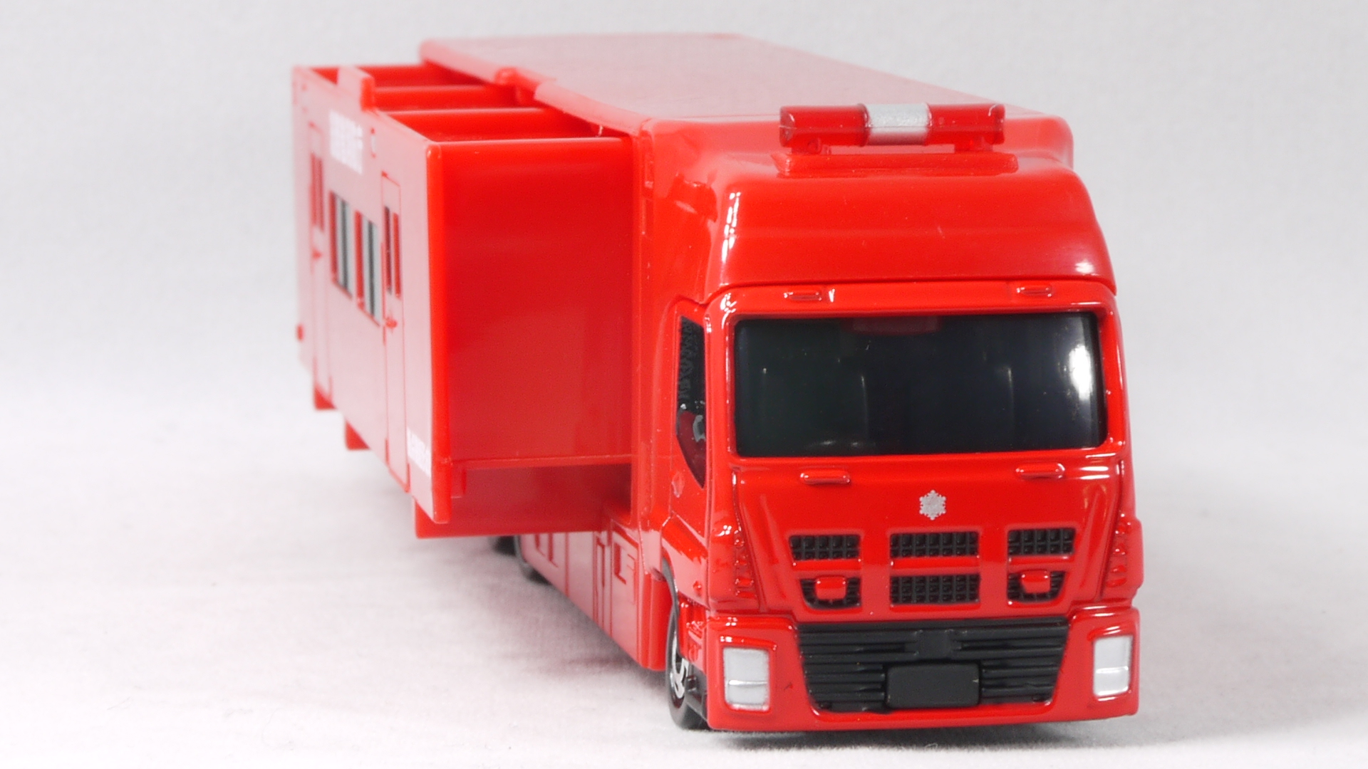 2016/9 トミカ ロング No.137 いすゞ ギガ 拠点機能形成車 通常版 : ま
