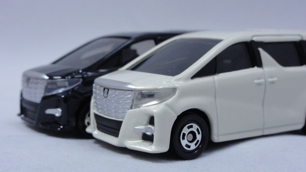 2015/11 トミカ No.012 トヨタ アルファード 初回特別仕様 : ま