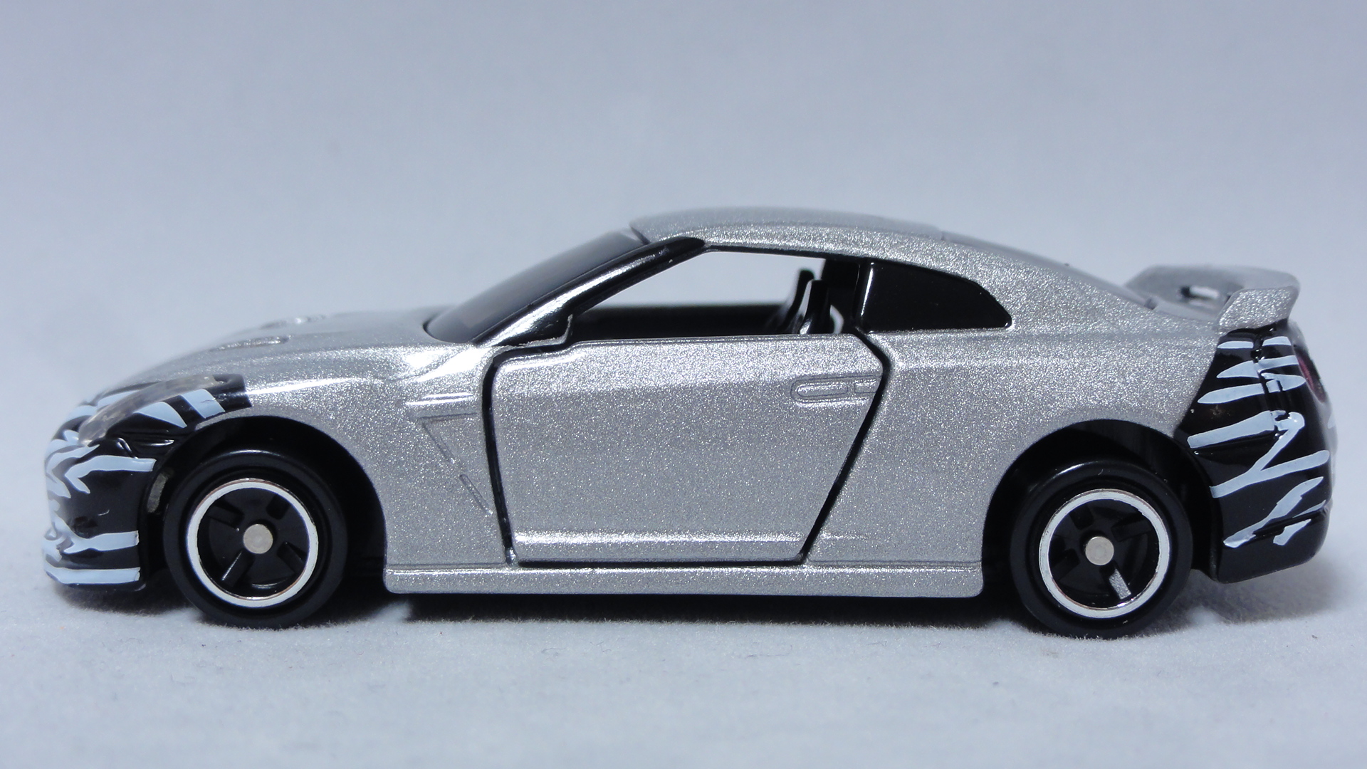 2013/12 トミカ No.094 日産 GT-R テストカー : まつくログ-トミカ分室