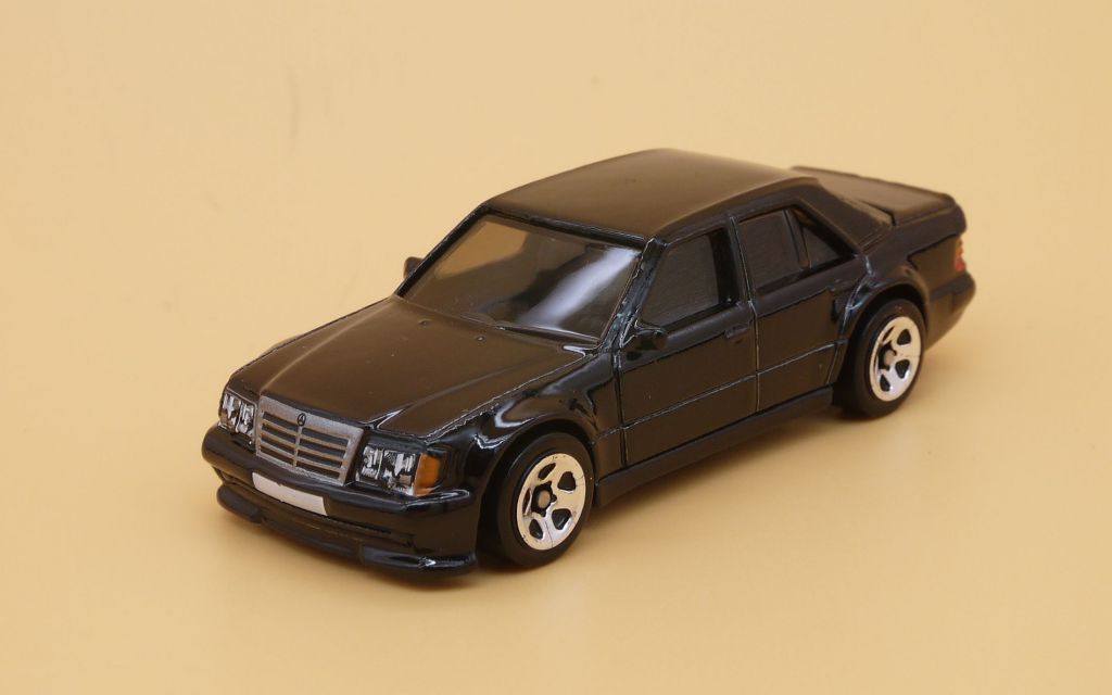 ホットウィールカスタム メルセデスベンツ 560 ブラウン ☆トミカ再