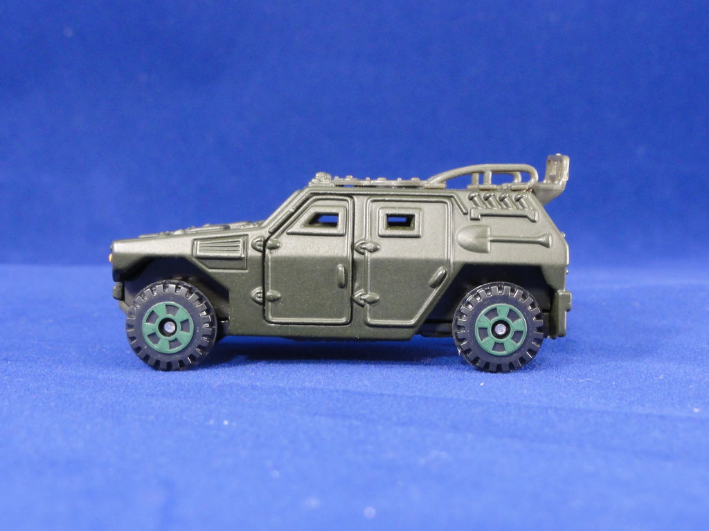 2006/10 トミカ No.114 自衛隊 軽装甲機動車 通常版 : まつくログ