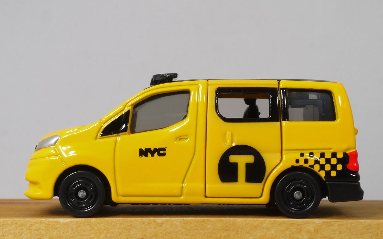 東京モーターショー日産車体限定トミカNV200