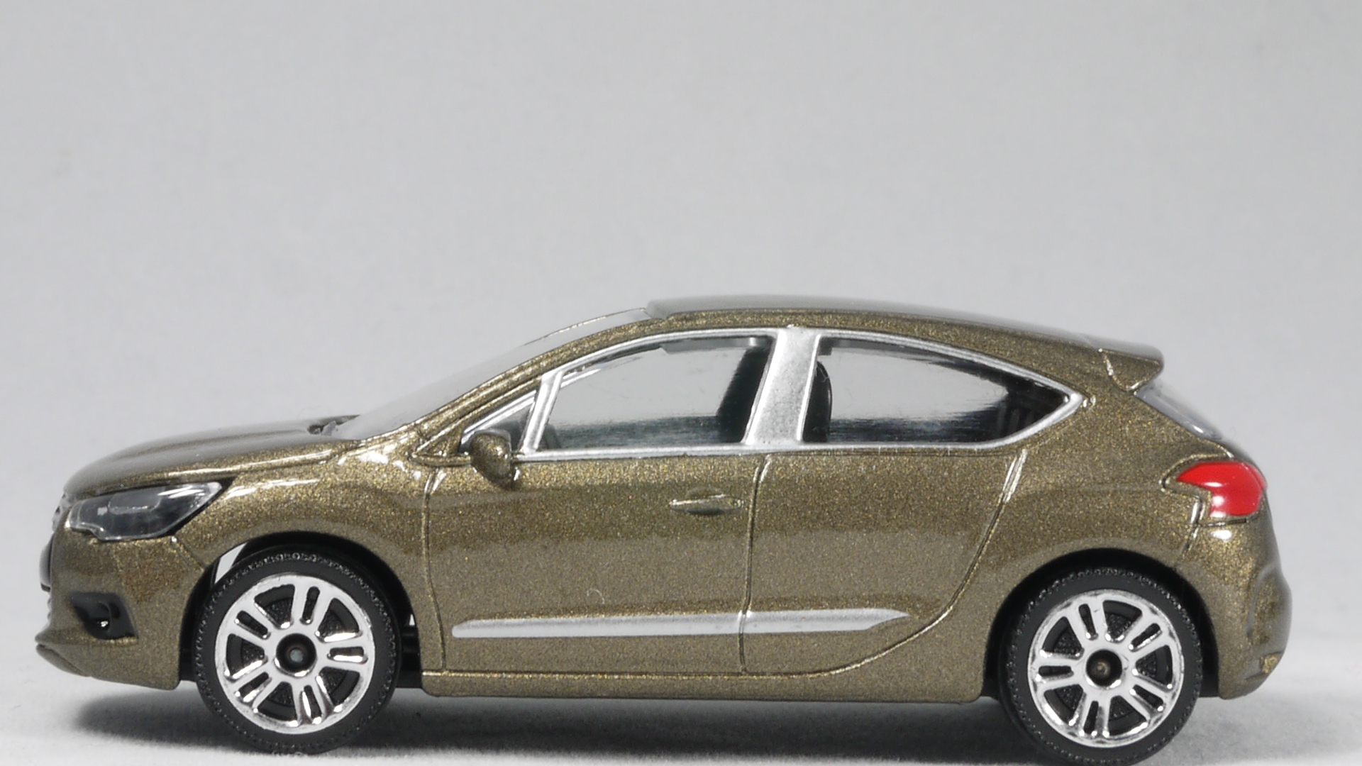 マジョレットミニカー 245B シトロエン DS4 : まつくログ-トミカ分室