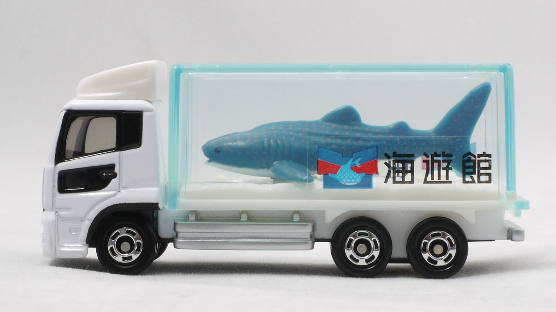 2007/5 トミカ No.069 水族館トラック 通常版 : まつくログ-トミカ分室