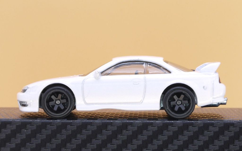 ホットウィール GBW84 日産 シルビア (S14) : まつくログ-トミカ分室