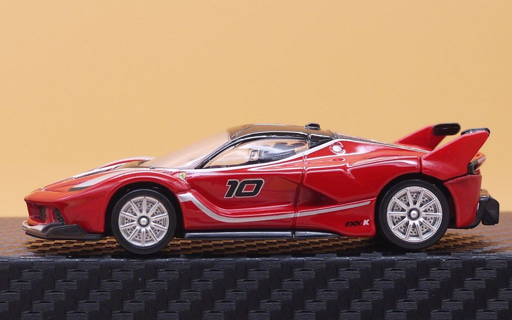 2022/1 トミカプレミアム NO.33 フェラーリ FXX K 通常版 : まつくログ