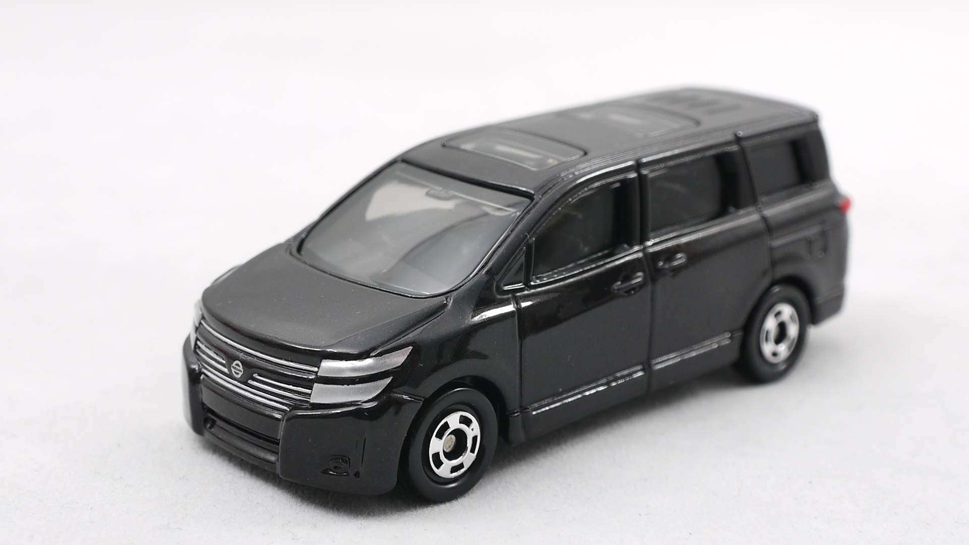 2010/8 トミカ No.088 日産 エルグランド 通常版 : まつくログ-トミカ分室