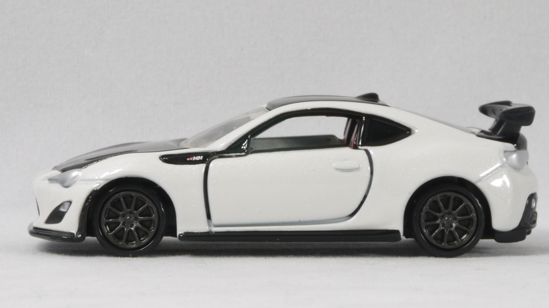 2016/4 トミカプレミアム No.16 トヨタ 86 GRMN 通常版 : まつくログ