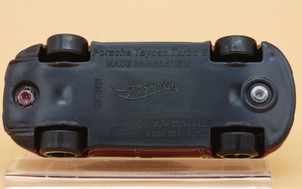 ホットウィール GML43 ポルシェ タイカン ターボS : まつくログ
