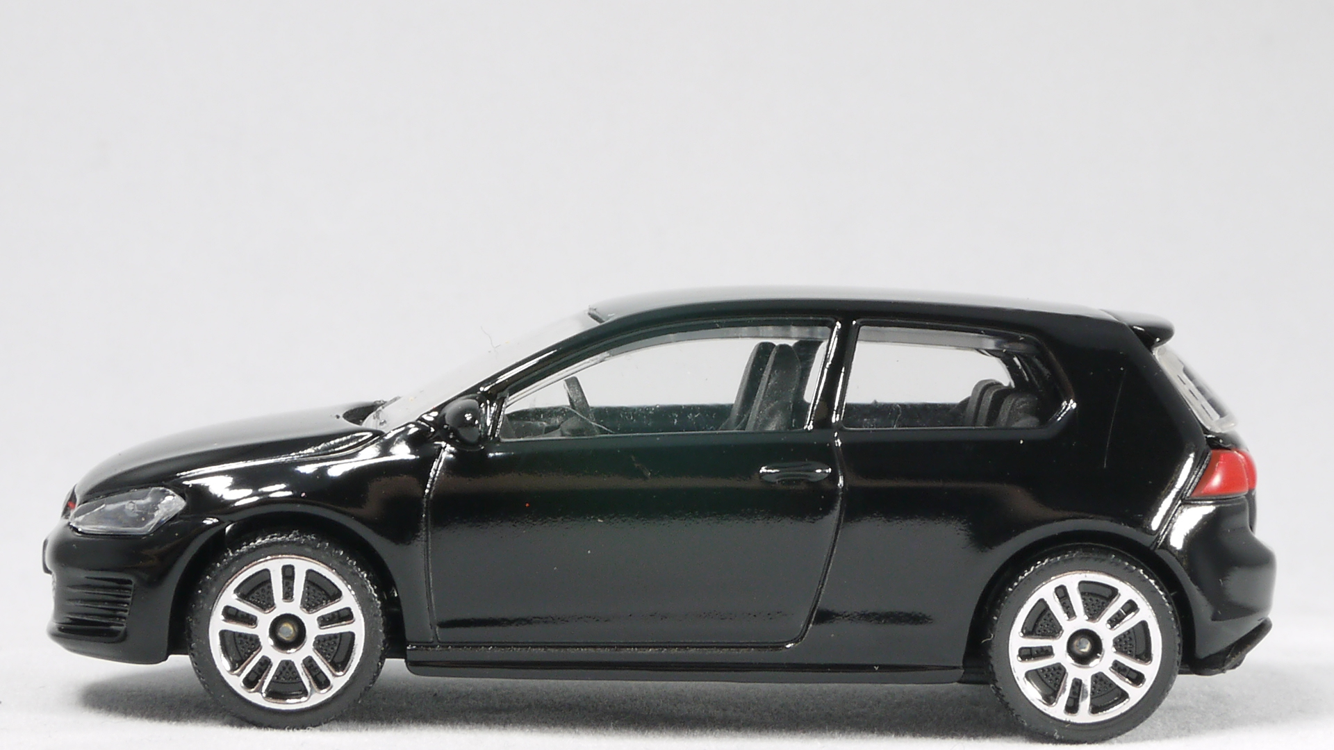 1/24 ノベルティ　フォルクスワーゲン　ゴルフ　マーク5 1KB ドイツ車 黒 ミニカー 1/18 WELLY 1983 VW フォルクスワーゲン ゴルフ GTI 黒