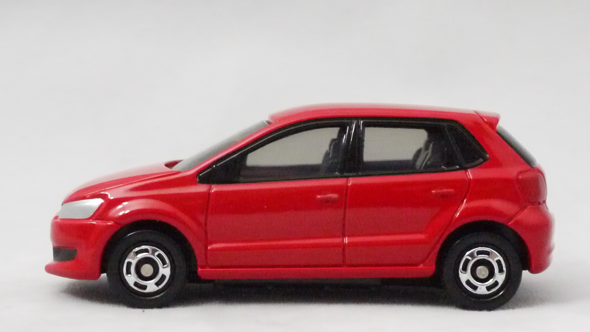 2013/8 トミカ No.109 フォルクスワーゲン ポロ 通常版 : まつくログ