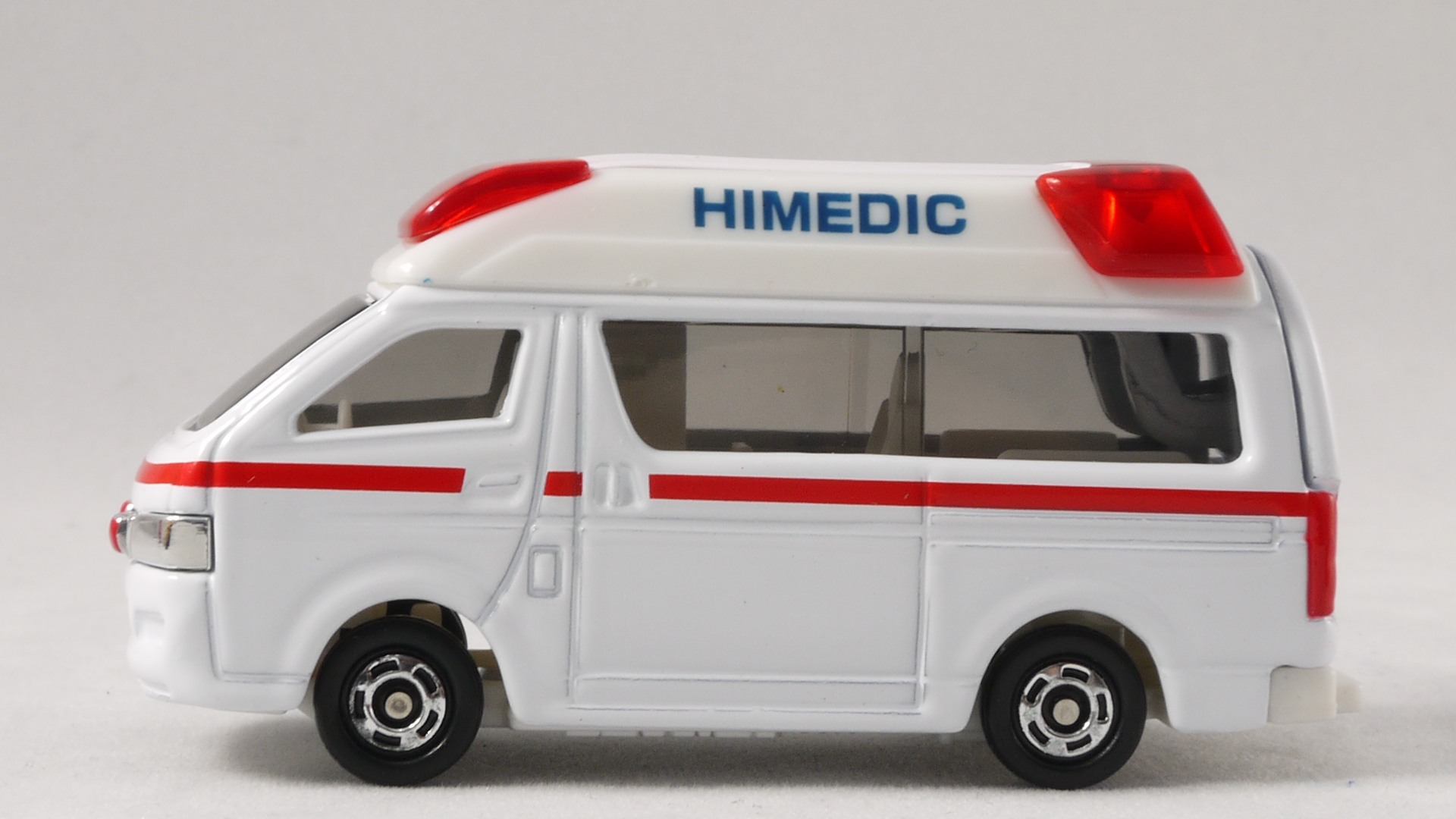 2013/12 トミカ No.079 トヨタ ハイメディック救急車 ギフトセット