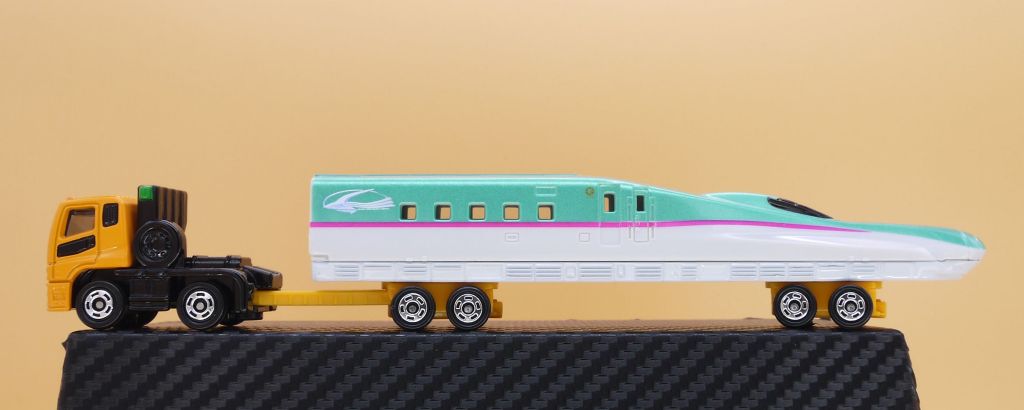 2019/3 トミカ ロング No.122 三菱ふそう スーパーグレート E5系新幹線