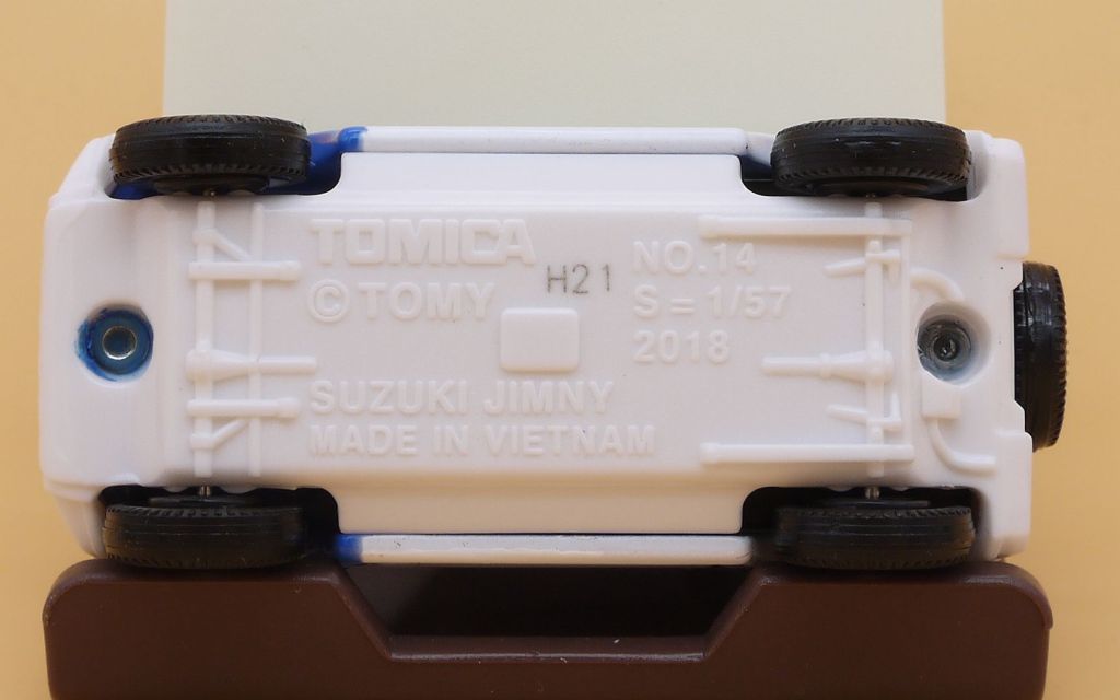 2021/10 トミカ No.100 スズキ ジムニー JAF ロードサービスカー 通常